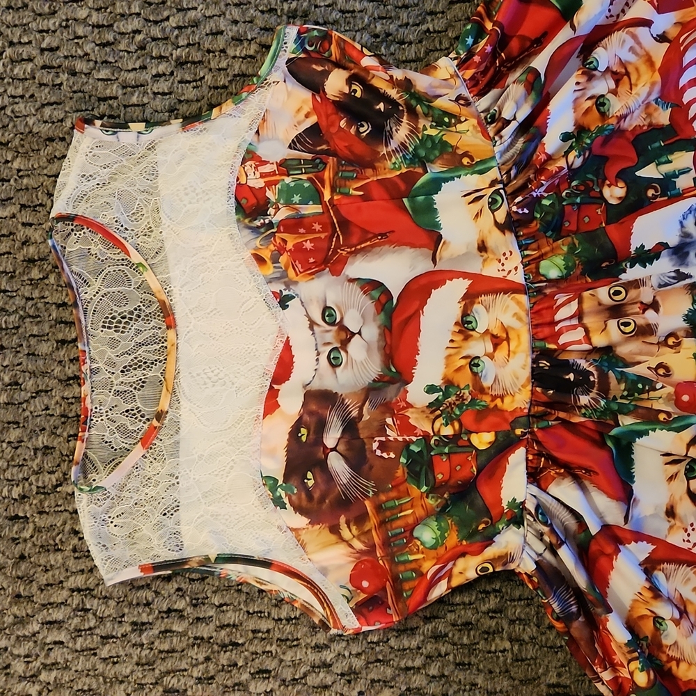Beautiful, Vibrant Christmas Cat Dress, Size Large ❤️🎅🐱🤶❤️ - Picture 14 of 16
